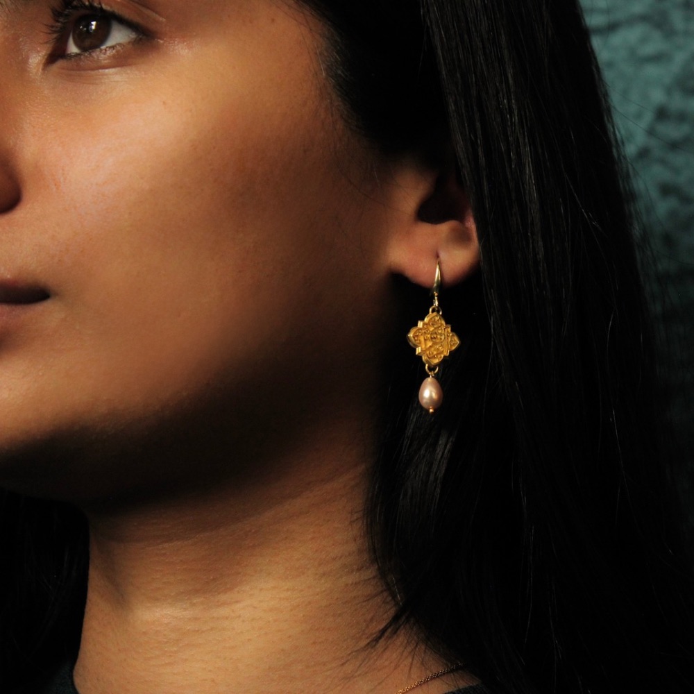 Iman Earrings - Gold