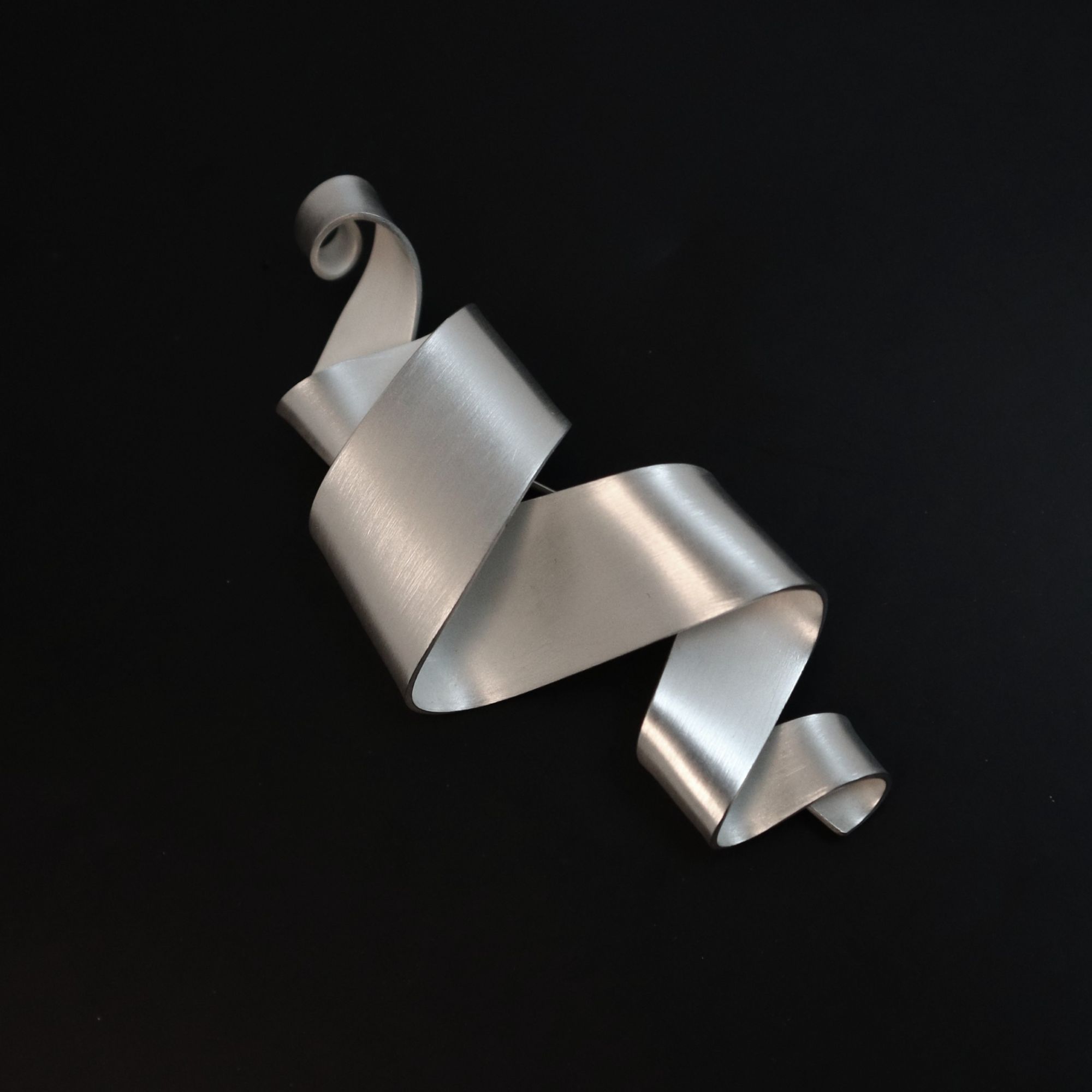 Ribbon Brooch