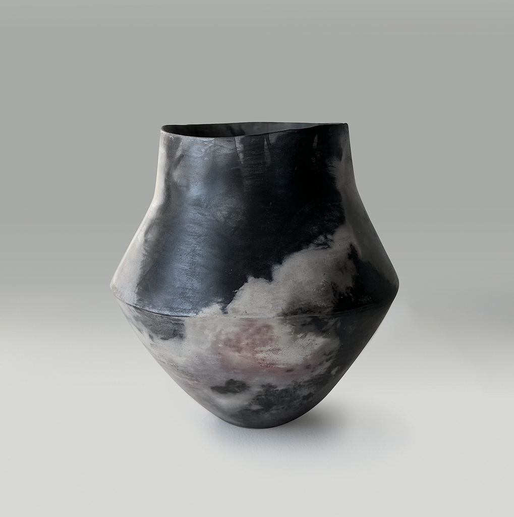 VASE 1 by Tania Craan