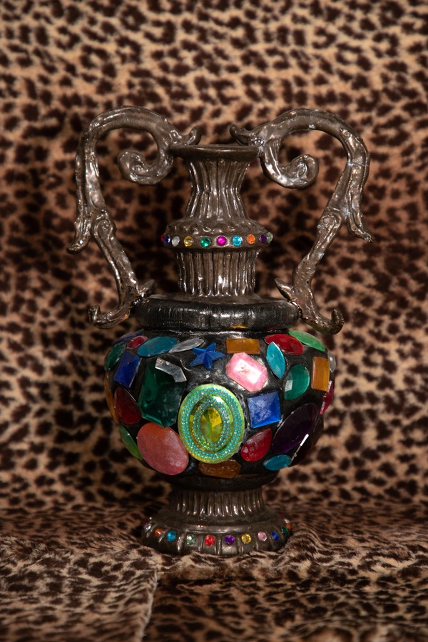 Liza Minnelli Pot