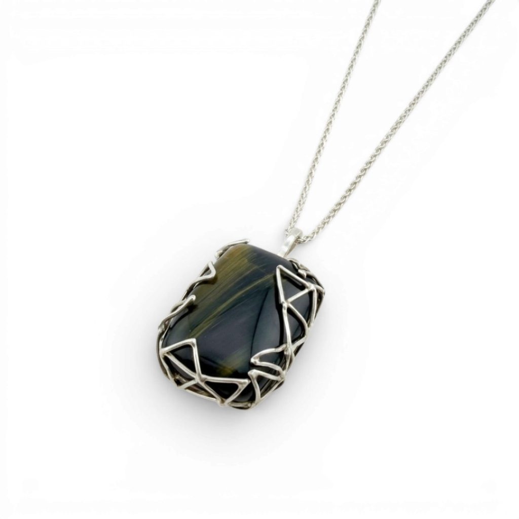 The Hugger Pendant